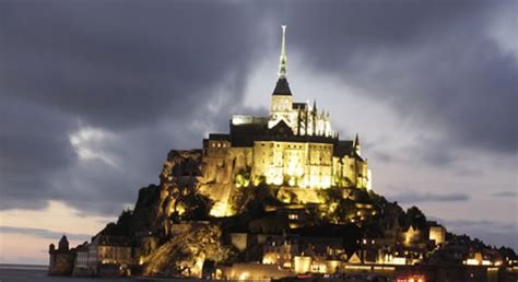 M­o­n­t­-­S­a­i­n­t­ ­M­i­c­h­e­l­­d­e­ ­g­e­l­ ­g­i­t­ ­h­a­r­i­k­a­s­ı­ ­i­l­g­i­y­l­e­ ­i­z­l­e­n­d­i­